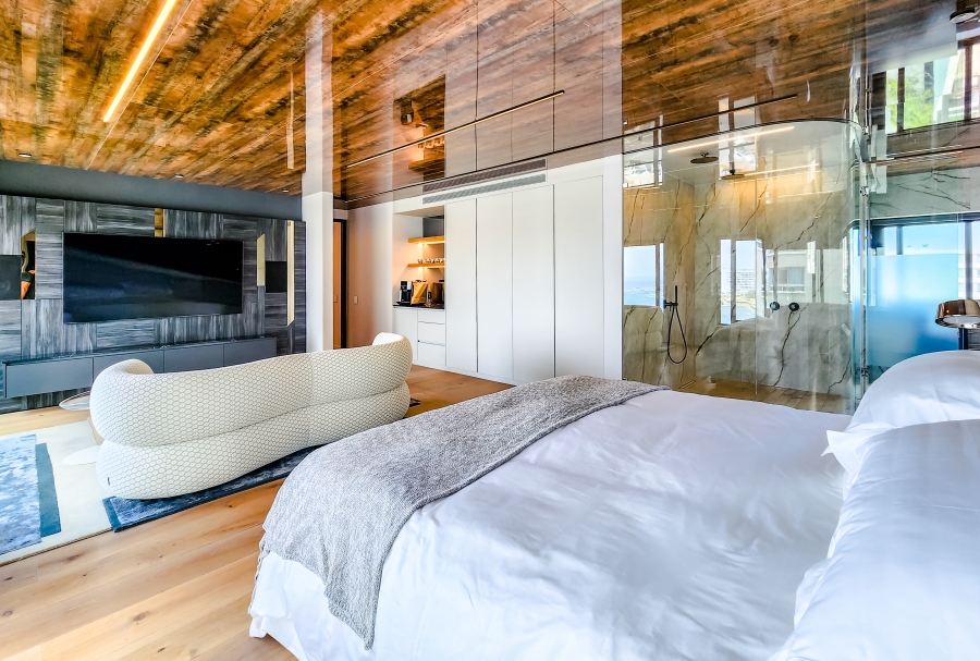 5 Bedroom Property for Sale in Sea Point Western Cape